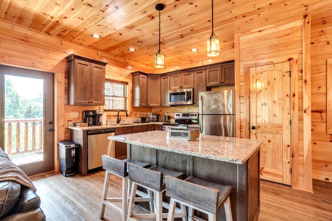 Gatlinburg Cabin With Private Hot Tub By Staycating ภายนอก รูปภาพ