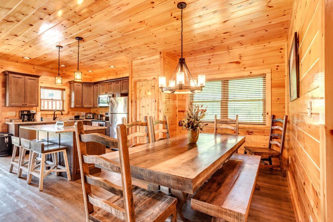 Gatlinburg Cabin With Private Hot Tub By Staycating ภายนอก รูปภาพ