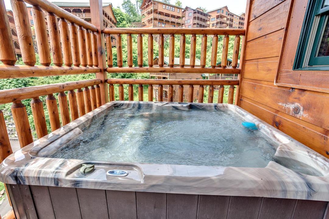 Gatlinburg Cabin With Private Hot Tub By Staycating ภายนอก รูปภาพ