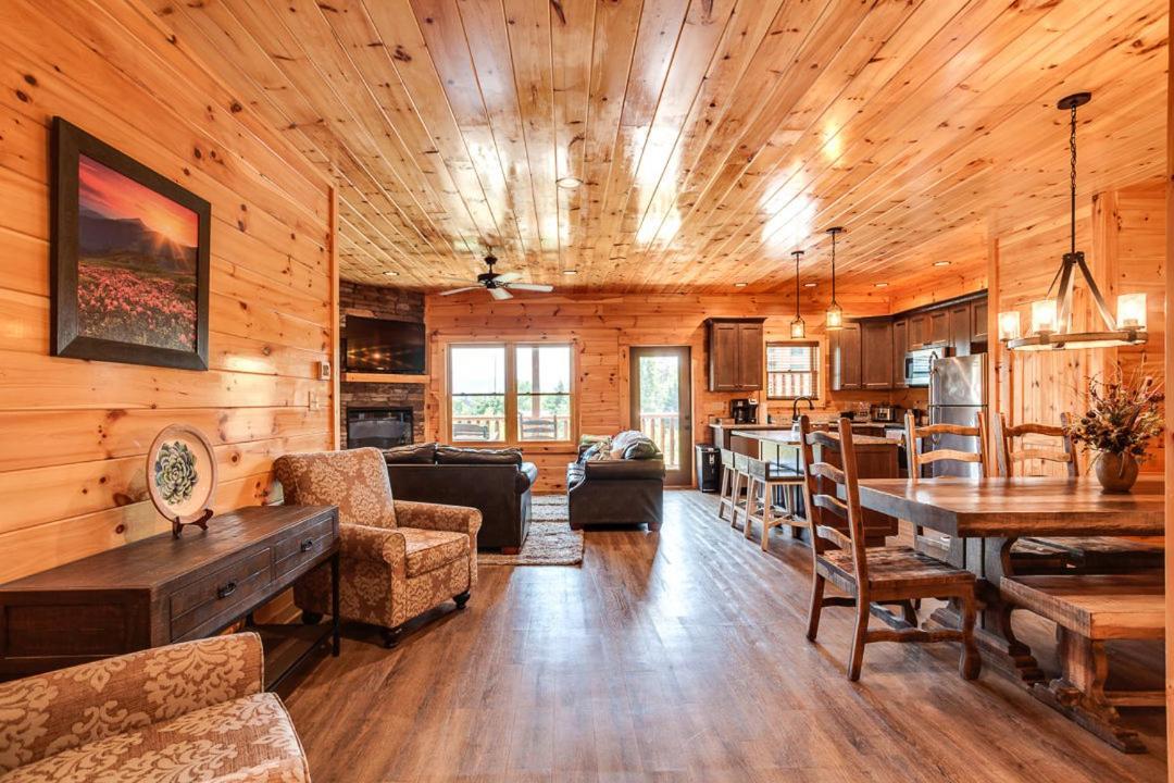 Gatlinburg Cabin With Private Hot Tub By Staycating ภายนอก รูปภาพ