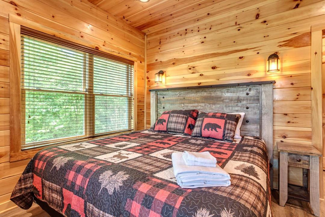 Gatlinburg Cabin With Private Hot Tub By Staycating ภายนอก รูปภาพ