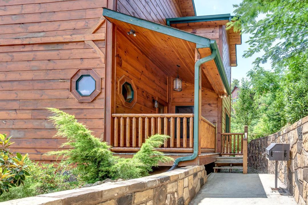 Gatlinburg Cabin With Private Hot Tub By Staycating ภายนอก รูปภาพ