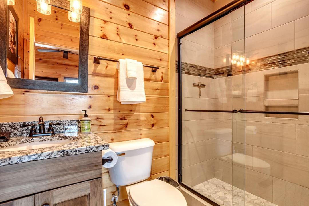 Gatlinburg Cabin With Private Hot Tub By Staycating ภายนอก รูปภาพ