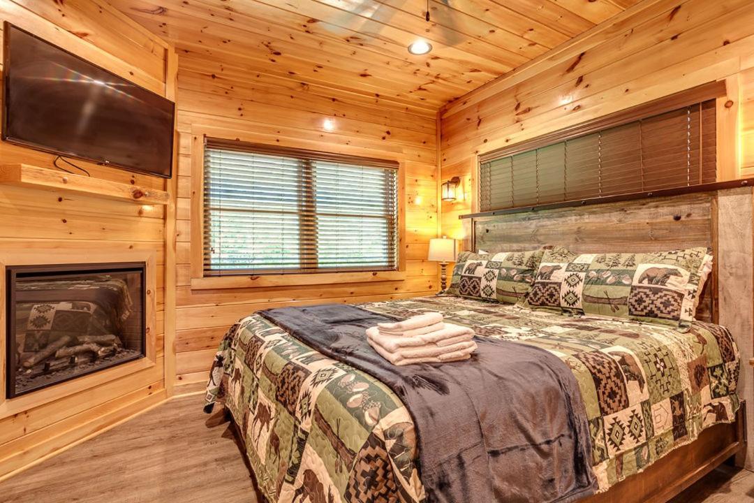 Gatlinburg Cabin With Private Hot Tub By Staycating ภายนอก รูปภาพ