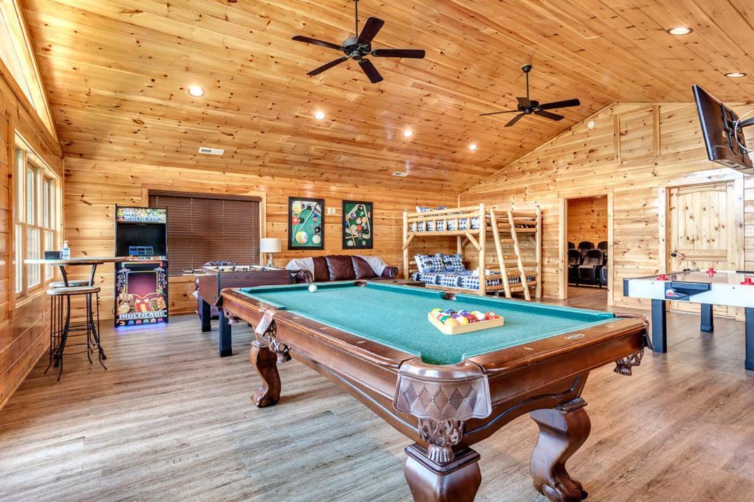 Gatlinburg Cabin With Private Hot Tub By Staycating ภายนอก รูปภาพ
