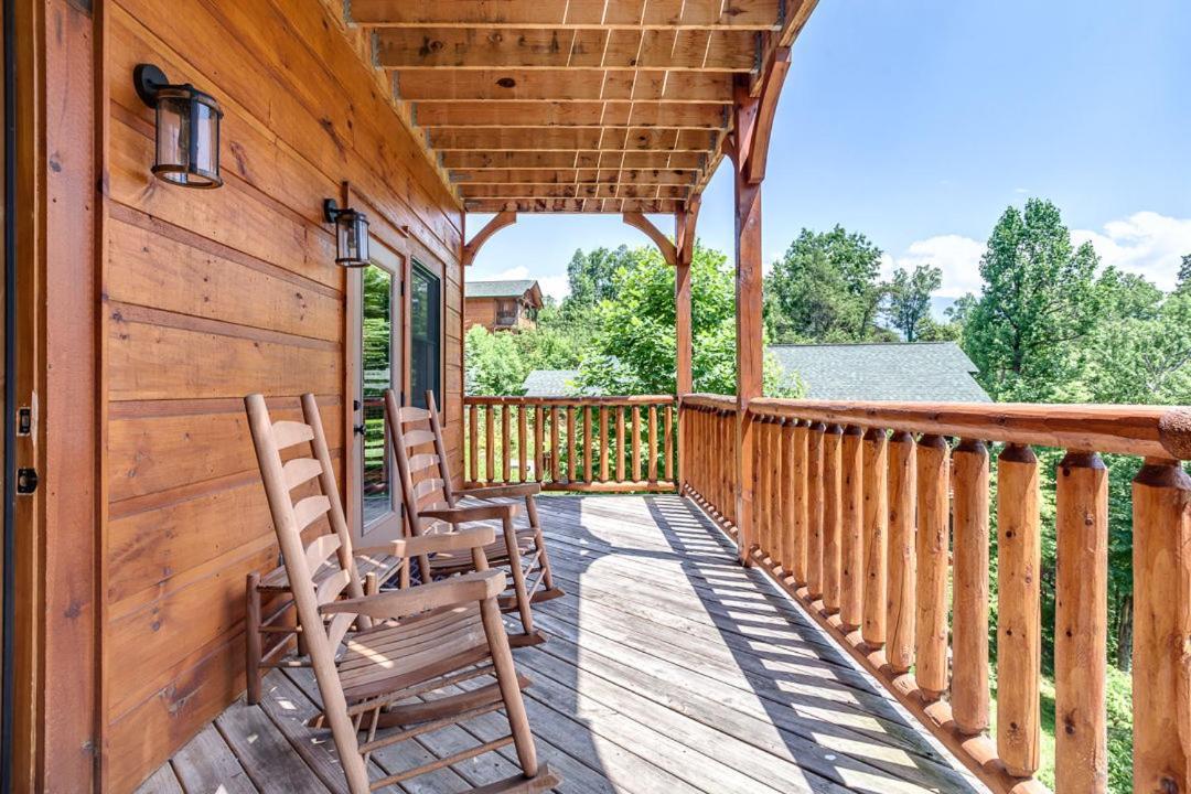 Gatlinburg Cabin With Private Hot Tub By Staycating ภายนอก รูปภาพ