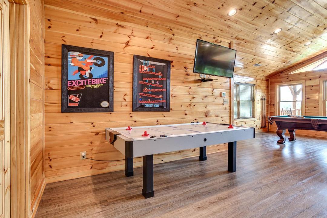 Gatlinburg Cabin With Private Hot Tub By Staycating ภายนอก รูปภาพ